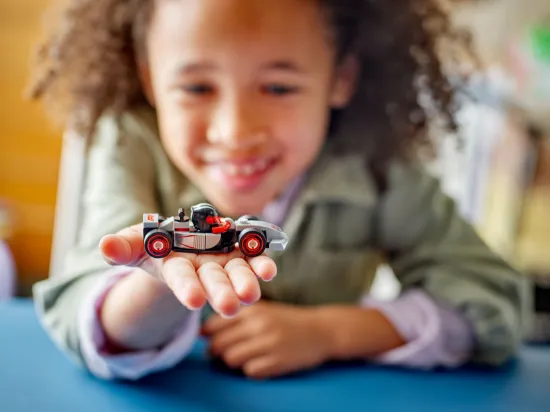 ***Pre-Order*** playing LEGO 71049 F1® Collectible Race Cars