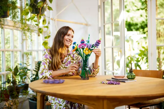 LEGO Icons 10313 Wildflower Bouquet decoration