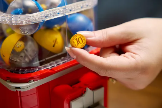 ***Pre-order*** LEGO Ideas 21358 Minifigure Vending Machine