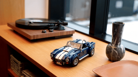 Picture of LEGO Icons 10357 Shelby Cobra 427 S/C