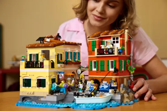 Picture of LEGO IDEAS 21359 Italian Riviera