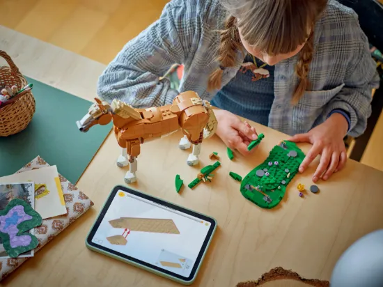 Picture of LEGO Creator 31166 Beautiful Horse