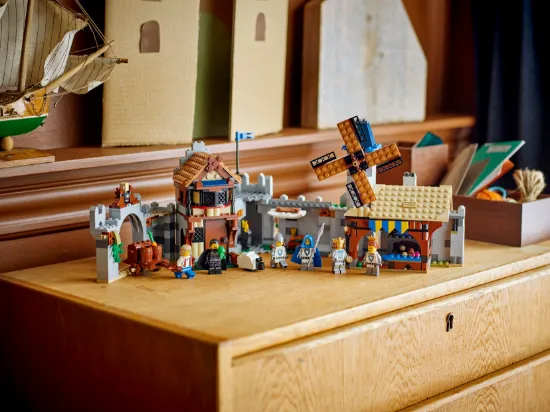 Picture of LEGO Creator 31168 Medieval Horse Knight Castle