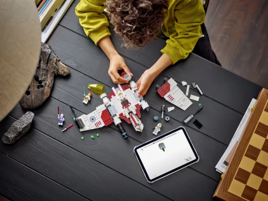 Picture of LEGO Star Wars 75432 V-19 Torrent Starfighter