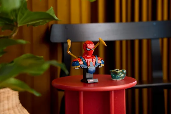 Picture of LEGO MARVEL 76326 Iron Spider-Man Bust