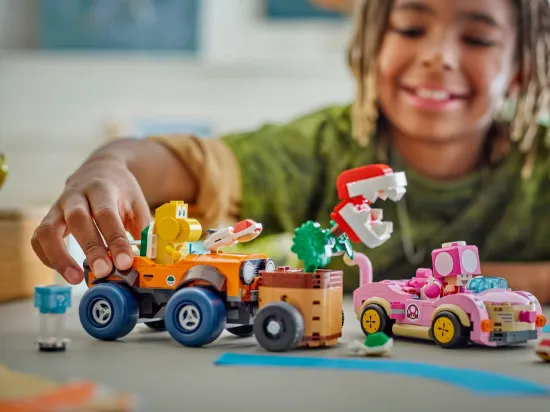 Picture of LEGO Super Mario 72043: Mario Kart – Interactive LEGO® Mario & Standard Kart
