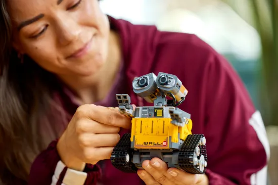 Picture of LEGO Disney and Pixar 43279 WALL-E and EVE