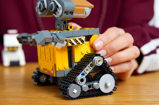 Picture of LEGO Disney and Pixar 43279 WALL-E and EVE