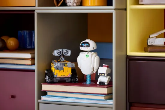 Picture of LEGO Disney and Pixar 43279 WALL-E and EVE