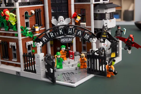 Picture of LEGO Super Heroes DC 76300 Batman™ Arkham Asylum™
