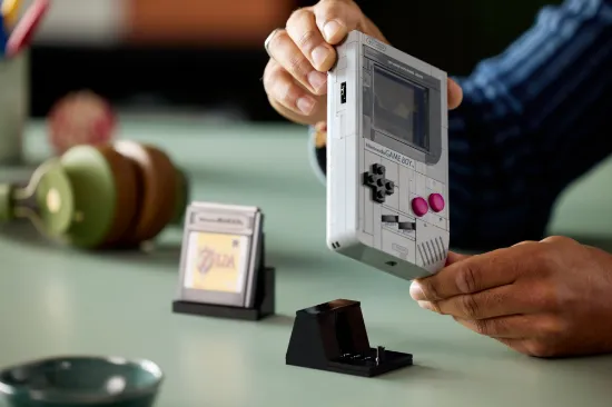 playing LEGO Super Mario 72046 Game Boy