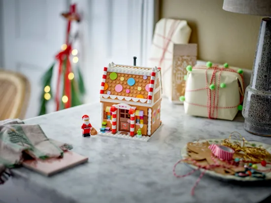 Picture of LEGO 40809 Festive Gingerbread House