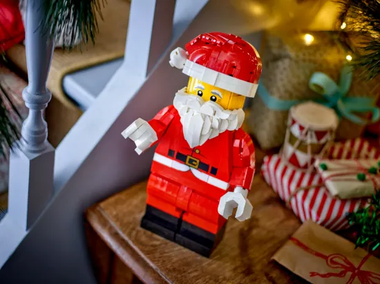 Picture of LEGO 40820 Up-Scaled Santa Minifigure