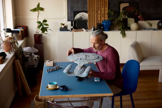 Picture of LEGO Icons 10356 Star Trek: U.S.S. Enterprise NCC-1701-D