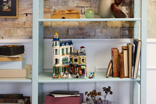 Picture of LEGO Icons 11371 Shopping Street