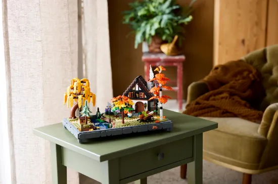 Picture of LEGO Icons 11372 Autumn Cottage Garden