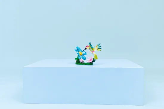 Picture of LEGO Creator 31384 Wild Animals: Colorful Hummingbird