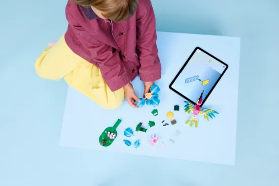 Picture of LEGO Creator 31384 Wild Animals: Colorful Hummingbird