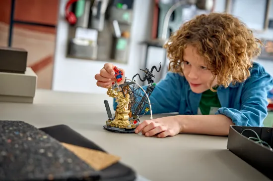 Picture of LEGO MARVEL 76334 Epic Battle: Spider-Man vs. Sandman