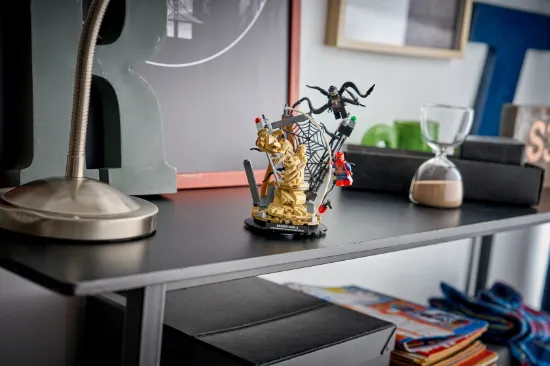 Picture of LEGO MARVEL 76334 Epic Battle: Spider-Man vs. Sandman