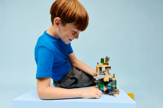 Picture of LEGO Minecraft 21587 Zombie Dungeon