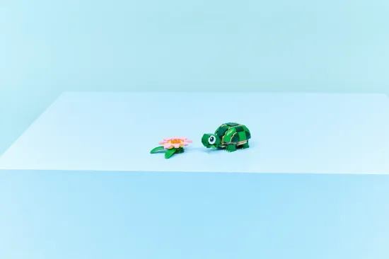 Picture of LEGO Creator 31377 Turtle with a Water Lily Flower