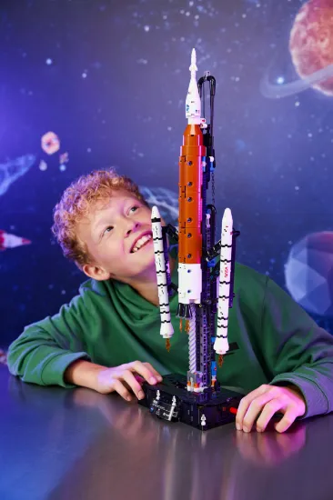 Picture of LEGO Technic 42221 NASA Artemis Space Launch System Rocket