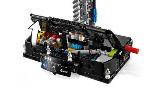 Picture of LEGO Technic 42221 NASA Artemis Space Launch System Rocket