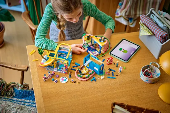 Picture of LEGO Friends 42689 Heartlake City Friends Club House