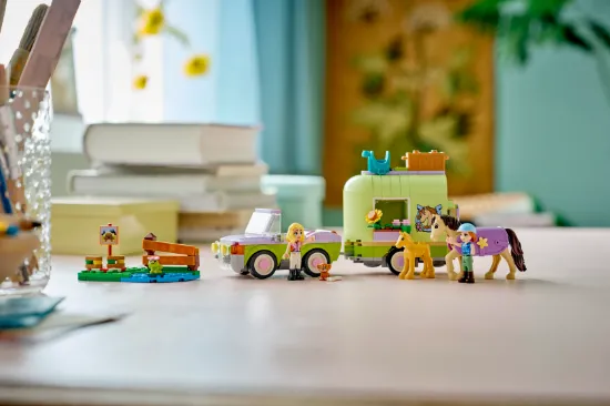 Picture of LEGO Friends 42695 Horse & Baby Foal Trailer
