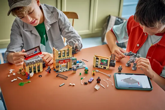 Picture of LEGO MARVEL 76342 Spider-Man vs. Mysterio: The Daily Bugle