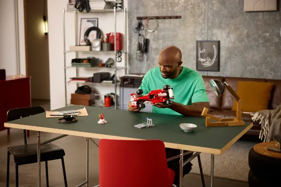 Picture of LEGO Icons 11375 Ferrari F2004 & Michael Schumacher