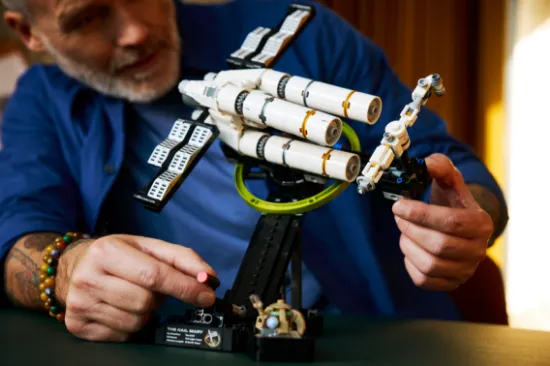 Picture of LEGO Icons 11389 Project Hail Mary