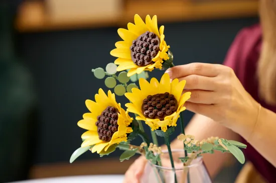 Picture of LEGO Botanicals 11502 Sunflower Bouquet