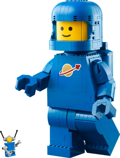 Picture of LEGO 40921 Up-Scaled Blue Astronaut Minifigure