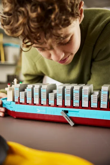 Picture of LEGO 40955 Maersk Dual-Fuel Container Vessel