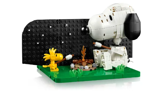 Picture of LEGO Ideas 21368 Peanuts: Snoopy’s Doghouse