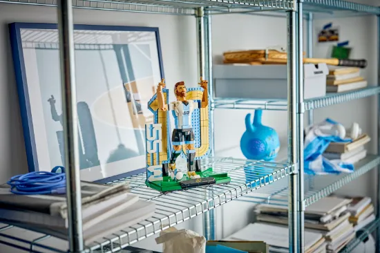 Picture of LEGO Editions 43015 Lionel Messi – Soccer Legend