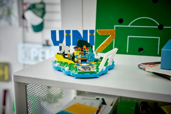 Picture of LEGO Editions 43027 Vini Jr. – Soccer Highlights
