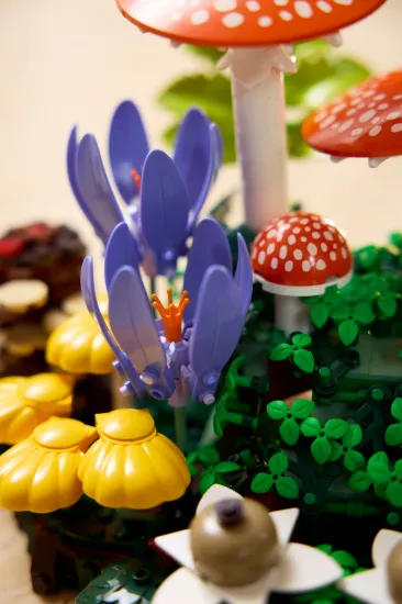 Picture of LEGO Botanicals 11505 Woodland Mushrooms
