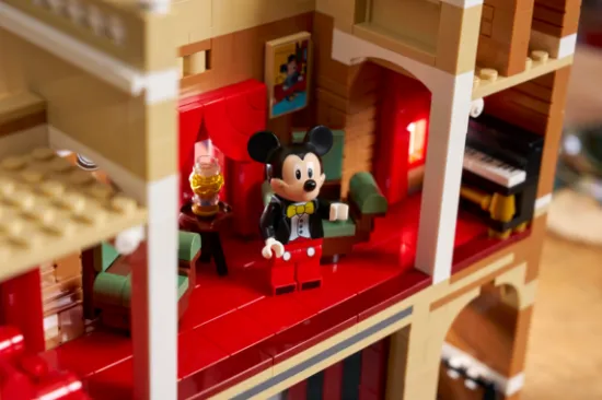 Picture of LEGO Disney 43302 Main Street, U.S.A.