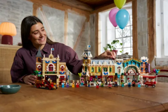 Picture of LEGO Disney 43302 Main Street, U.S.A.