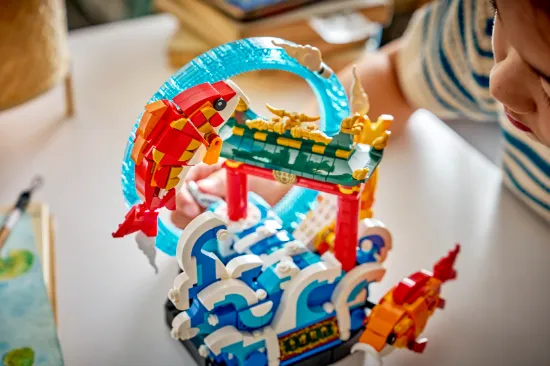 Picture of LEGO 80120 Chinese Festivals Prosperity Carp Leaping