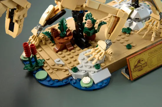 Picture of LEGO Jurassic World 77985 Dinosaur Fossils: Triceratops