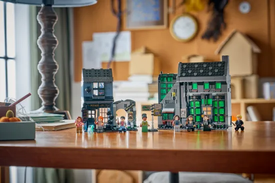 Picture of LEGO Harry Potter 76471 Knockturn Alley™ Wizarding Shops