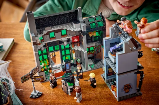 Picture of LEGO Harry Potter 76471 Knockturn Alley™ Wizarding Shops