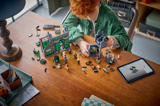 Picture of LEGO Harry Potter 76471 Knockturn Alley™ Wizarding Shops