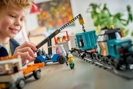 Picture of LEGO City 60509 Harbor Freight Train with Crane & Truck