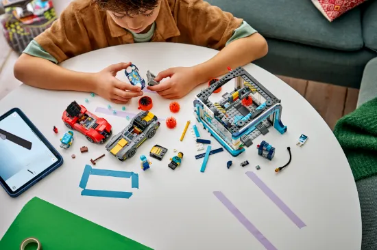 Picture of LEGO City 60497 Drive-Through Car Wash