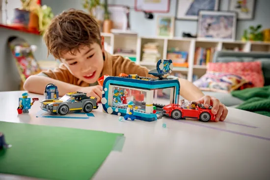 Picture of LEGO City 60497 Drive-Through Car Wash